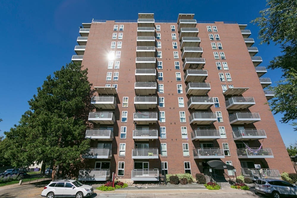 515 Clarkson - Photo 3 of 36