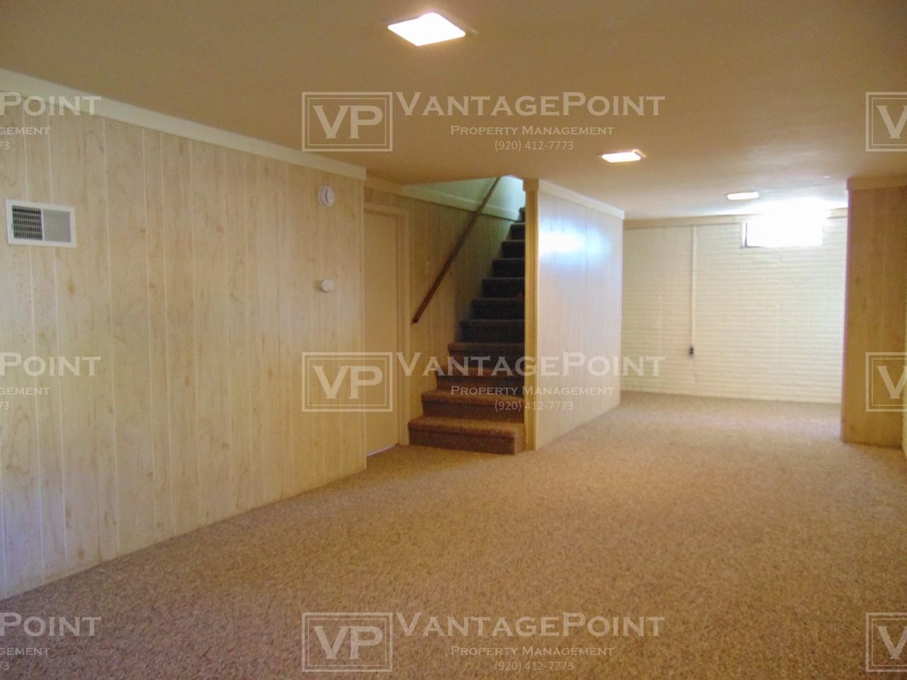 956 Langlade Ave - Photo 2 of 14