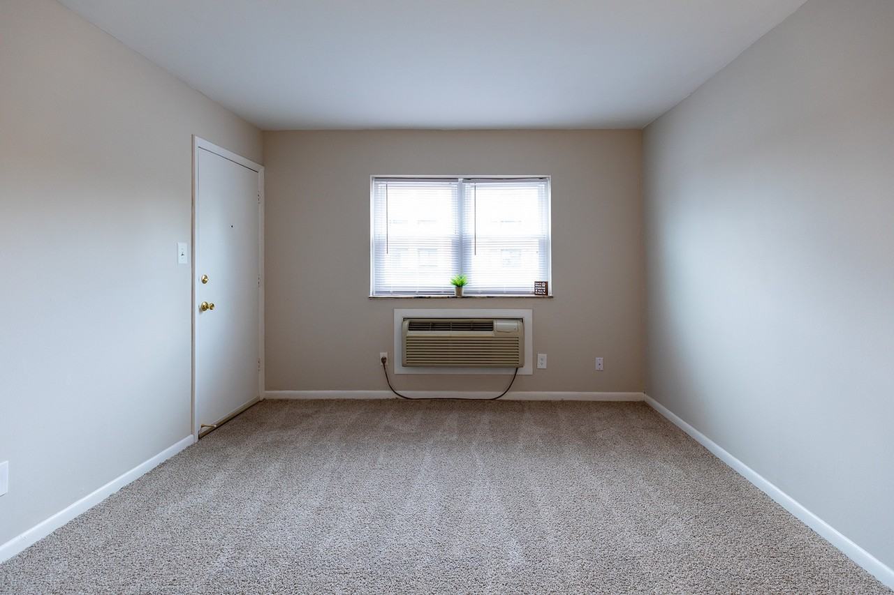 Washington Park Apartments - Photo 5 of 10