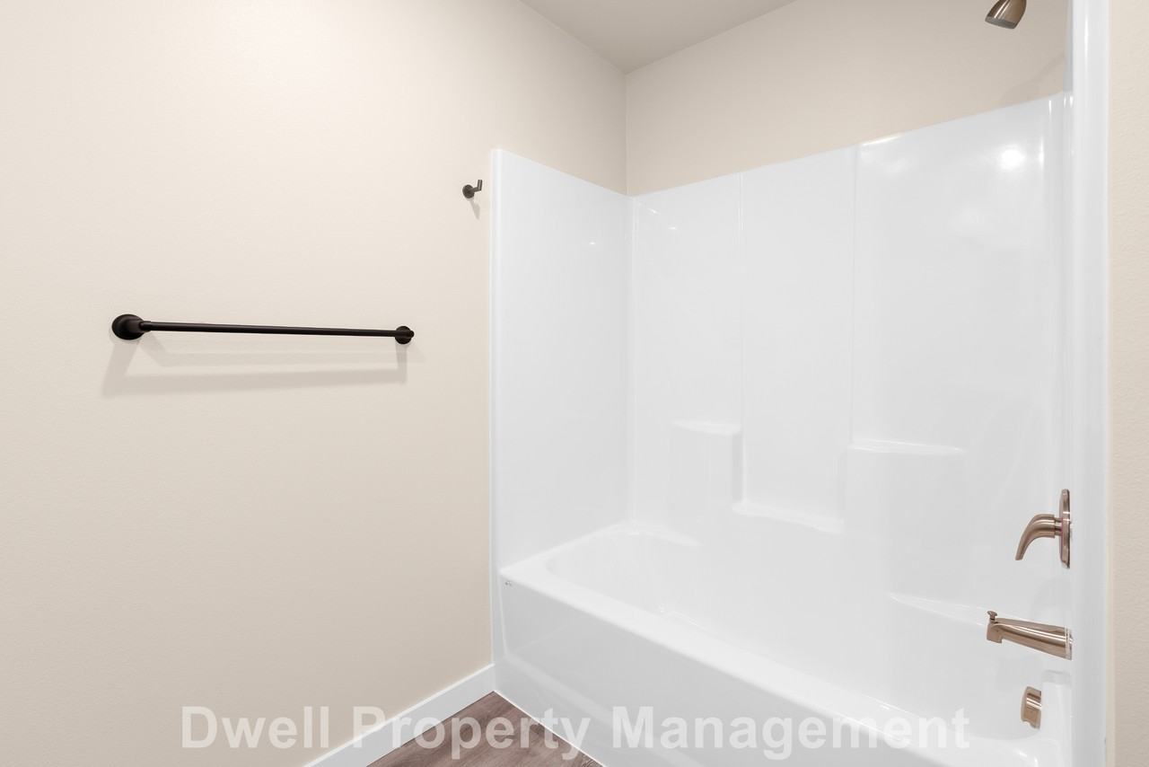 2834 Shore Pine Pl - Photo 3 of 11