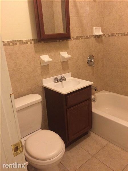 5105 Hudson Ave - Photo 3 of 10