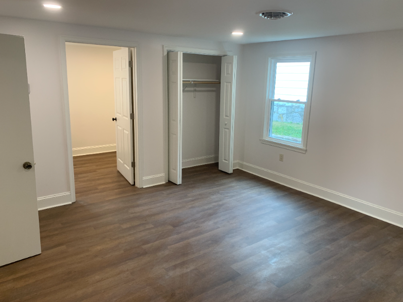 111 Thomastown Rd - Photo 3 of 14