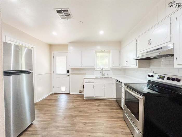 1514 Christine Road - Photo 4 of 13