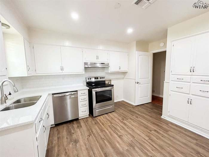 1514 Christine Road - Photo 5 of 13