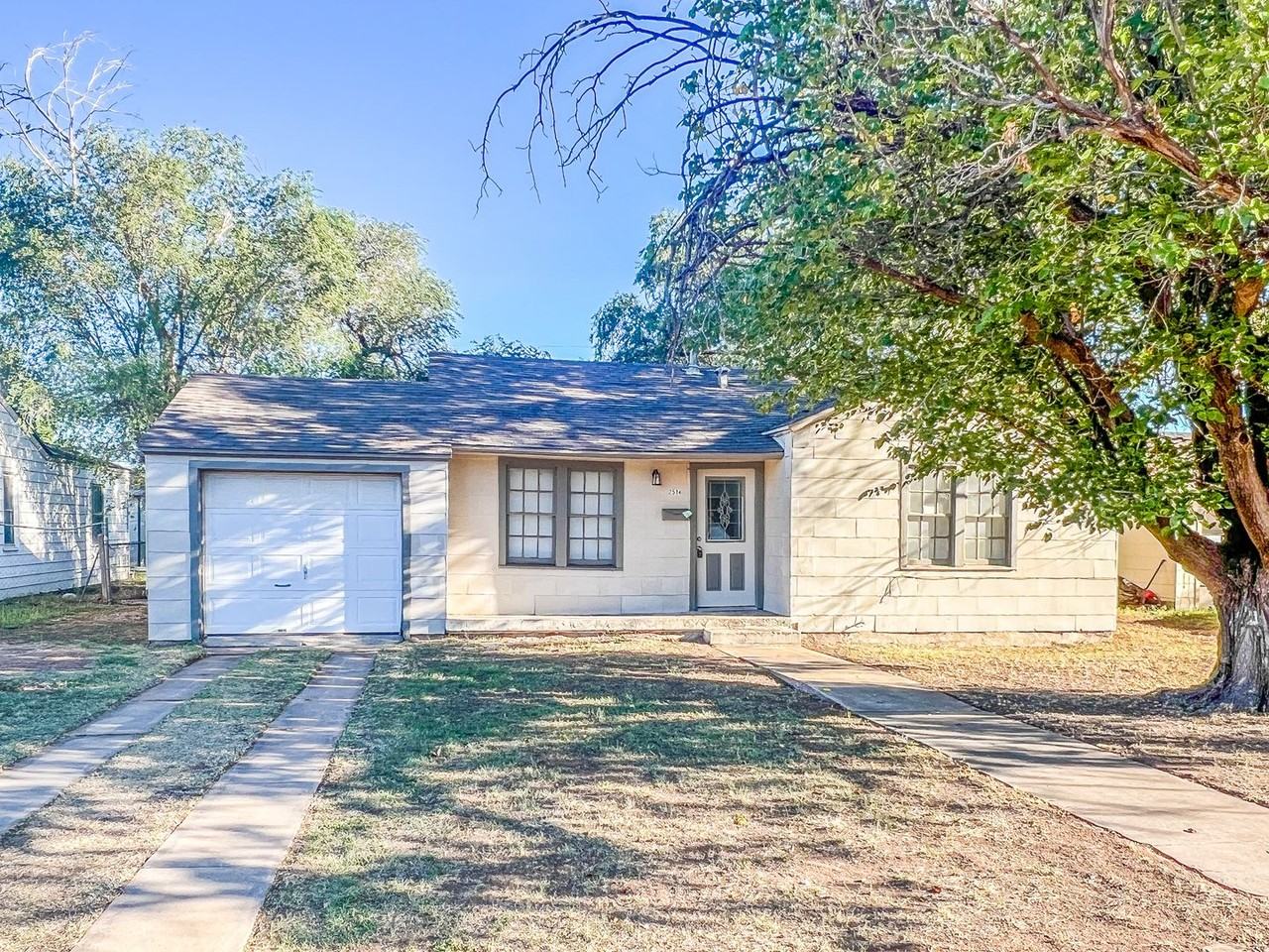 2514 37th St - Photo 2 of 12