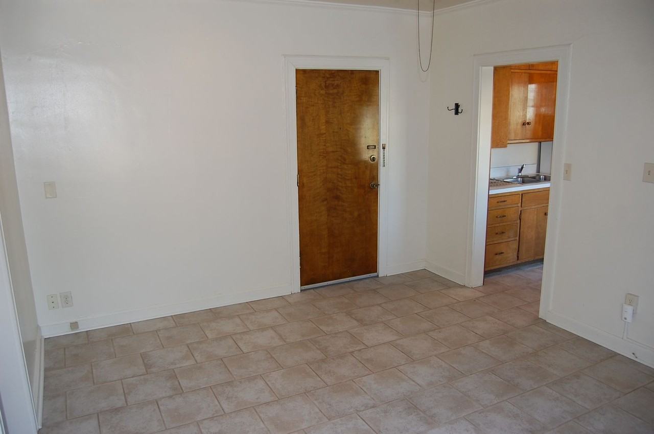 1739 G St. - Photo 3 of 21