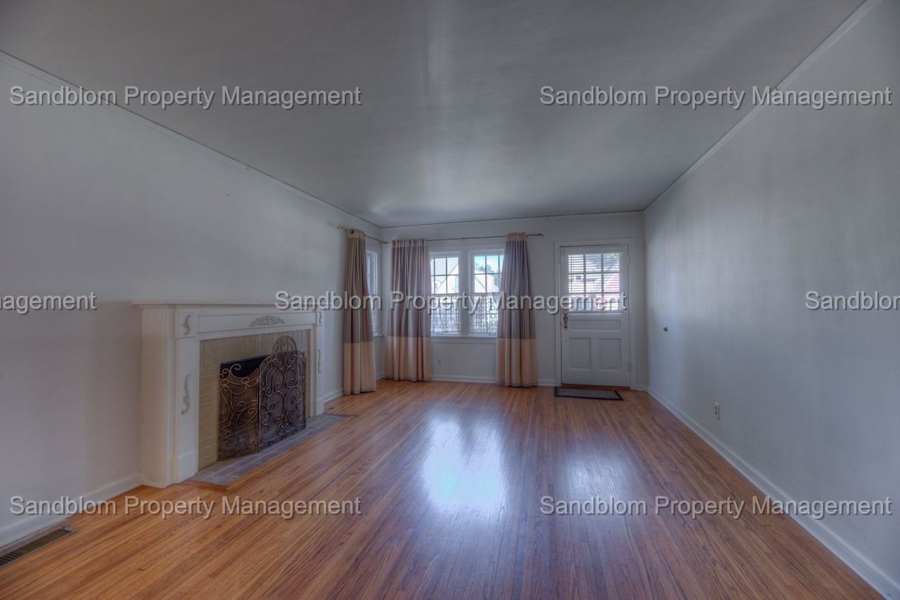 1432 E 33rd St - Photo 3 of 23