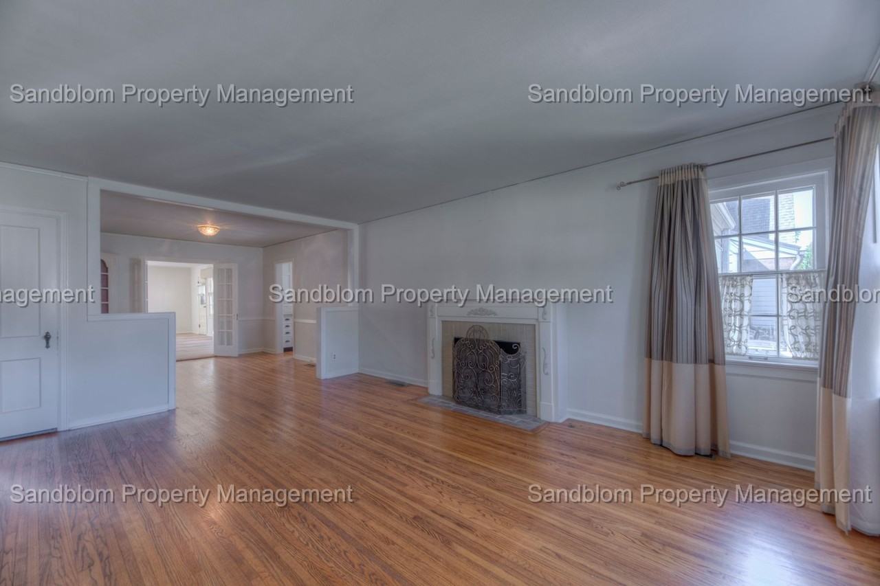 1432 E 33rd St - Photo 4 of 23