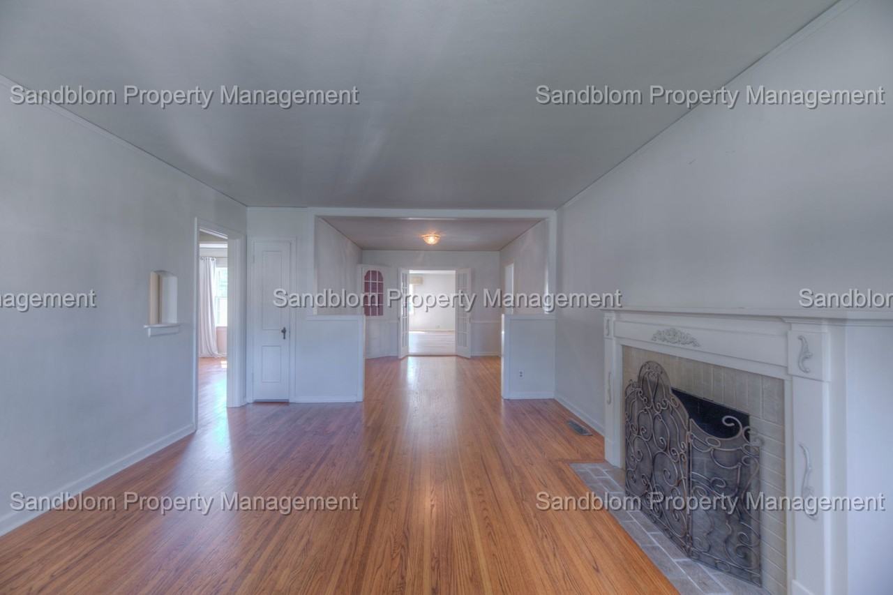 1432 E 33rd St - Photo 5 of 23