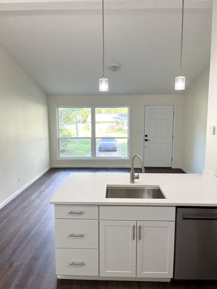 Oakdale Duplex - Photo 2 of 6