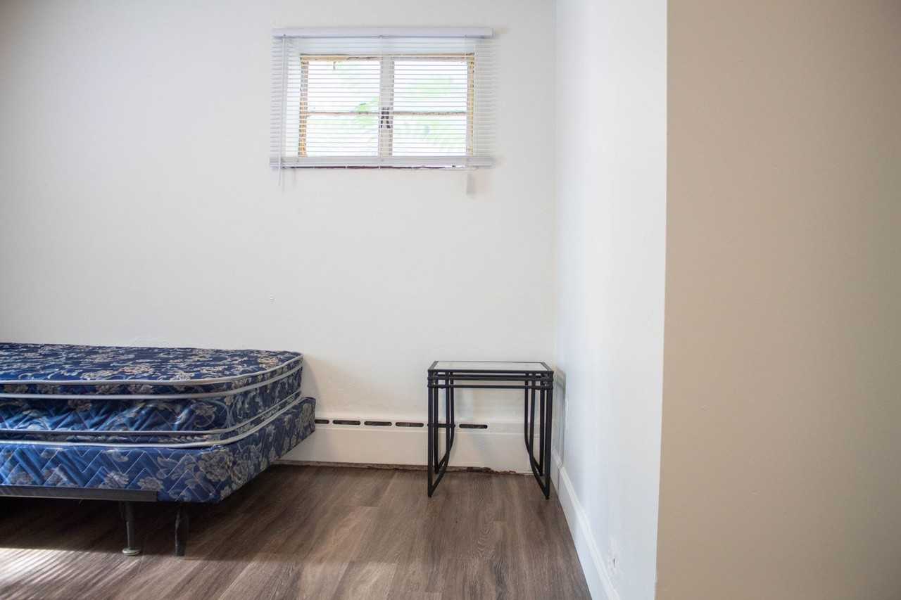 203 S Wright Street - Photo 5 of 23