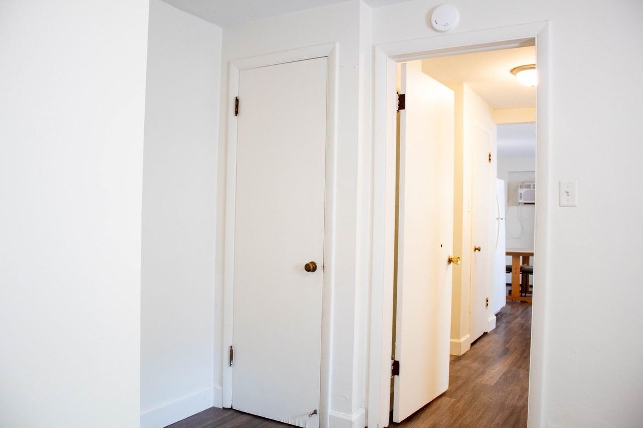 203 S Wright Street - Photo 6 of 23