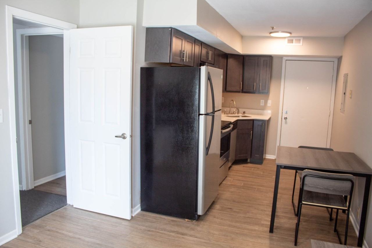 202 E Chalmers - Photo 6 of 50