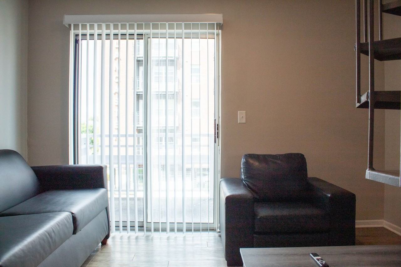 202 E Chalmers - Photo 7 of 44