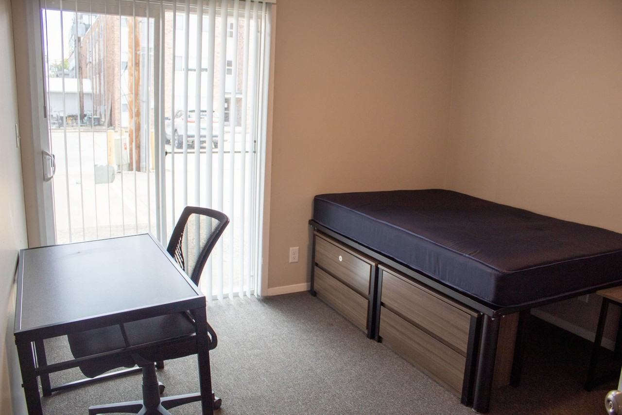 107 E Springfield - Photo 3 of 50