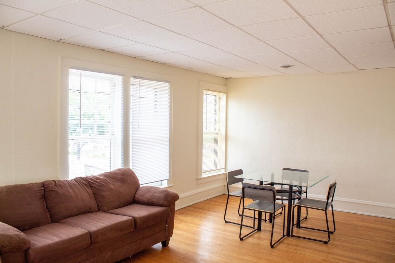 111 E Springfield - Photo 5 of 50