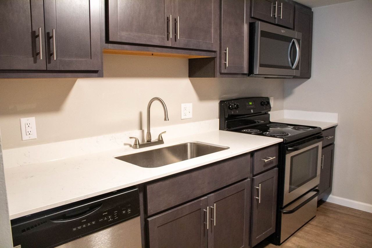 105 S Wright - Photo 6 of 50