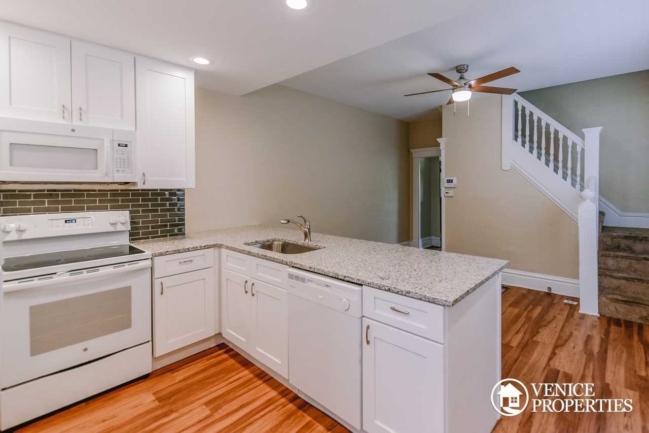 2181 Indiana Ave - Photo 6 of 16