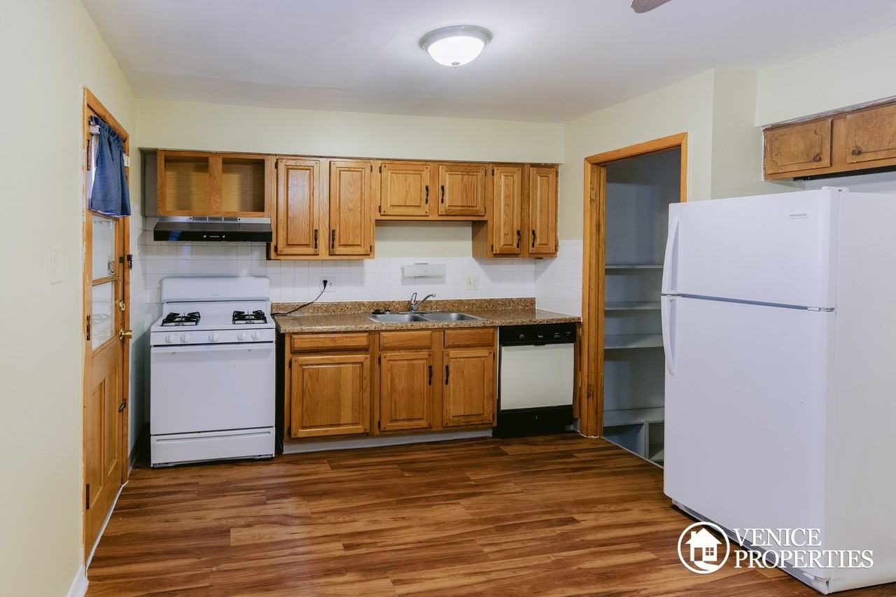 171 E 12th Ave #2 - Photo 6 of 16