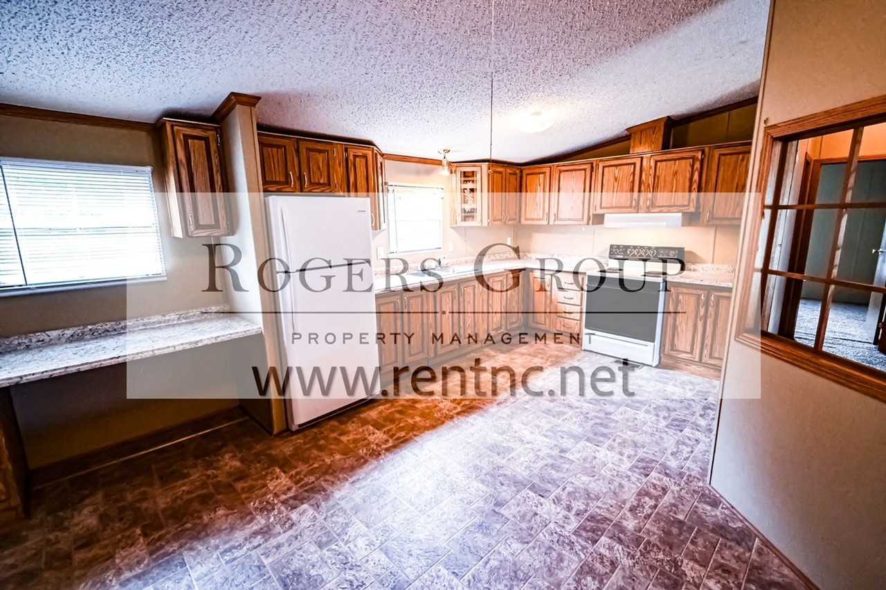 149 Foxfire Dr - Photo 2 of 9