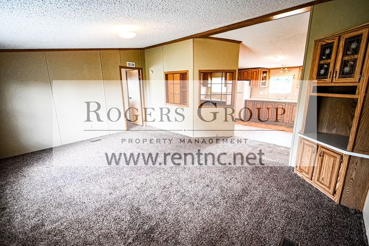 149 Foxfire Dr - Photo 3 of 9