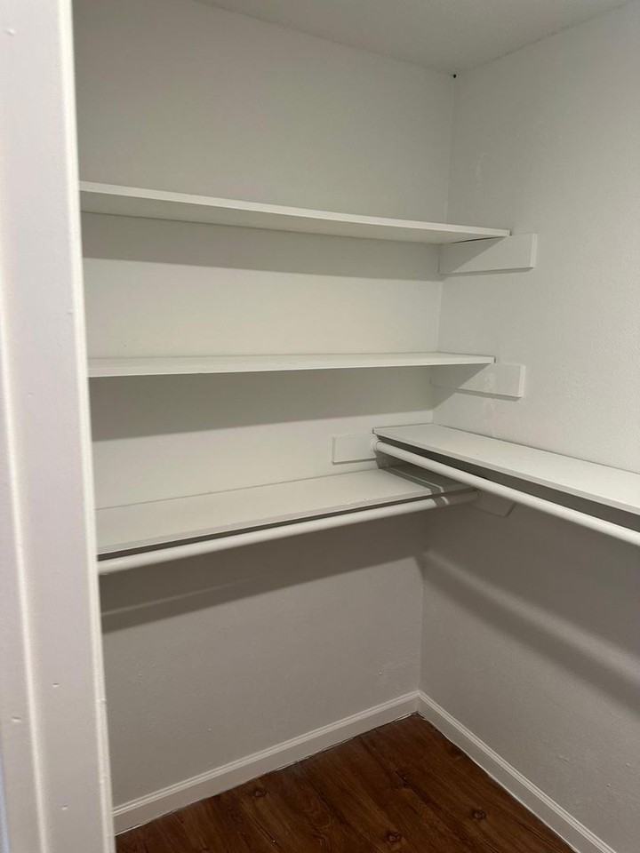 140 Mill St - Photo 4 of 13