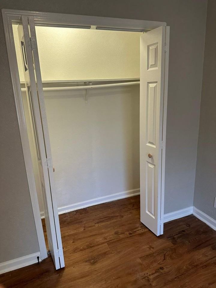 140 Mill St - Photo 6 of 13