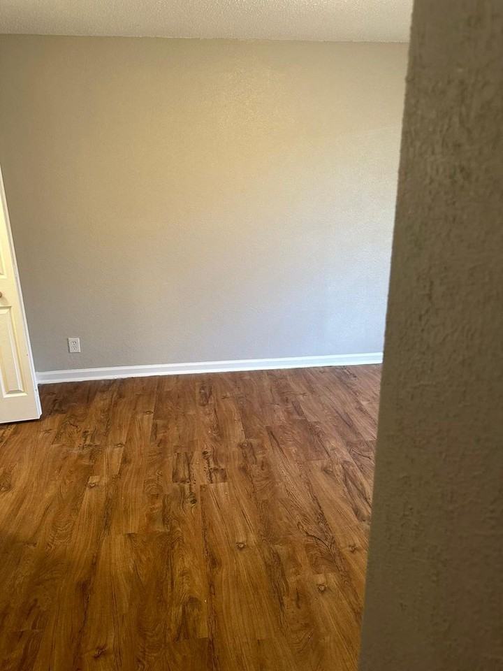 140 Mill St - Photo 7 of 13