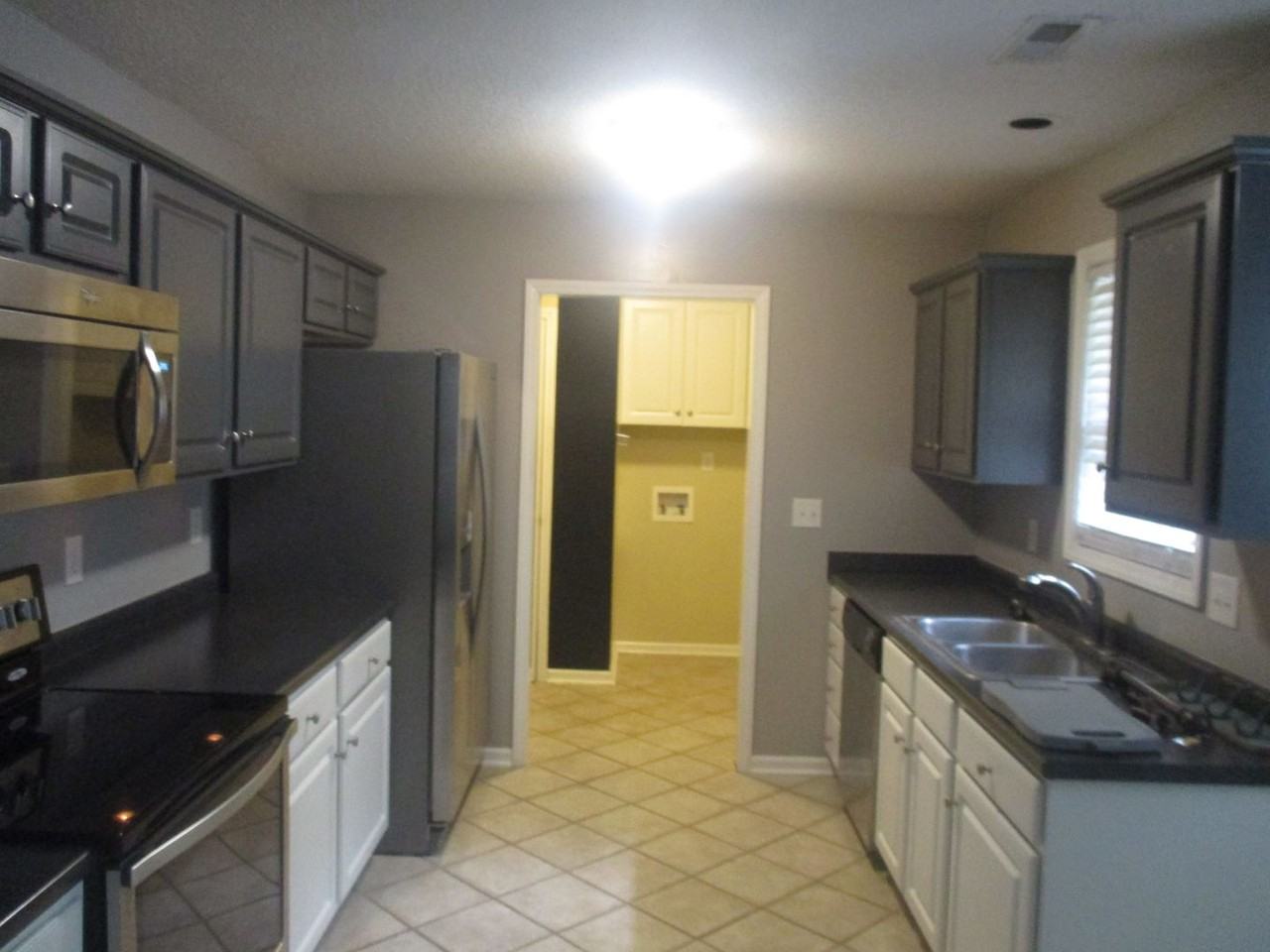 416 Arabian Ln - Photo 3 of 6