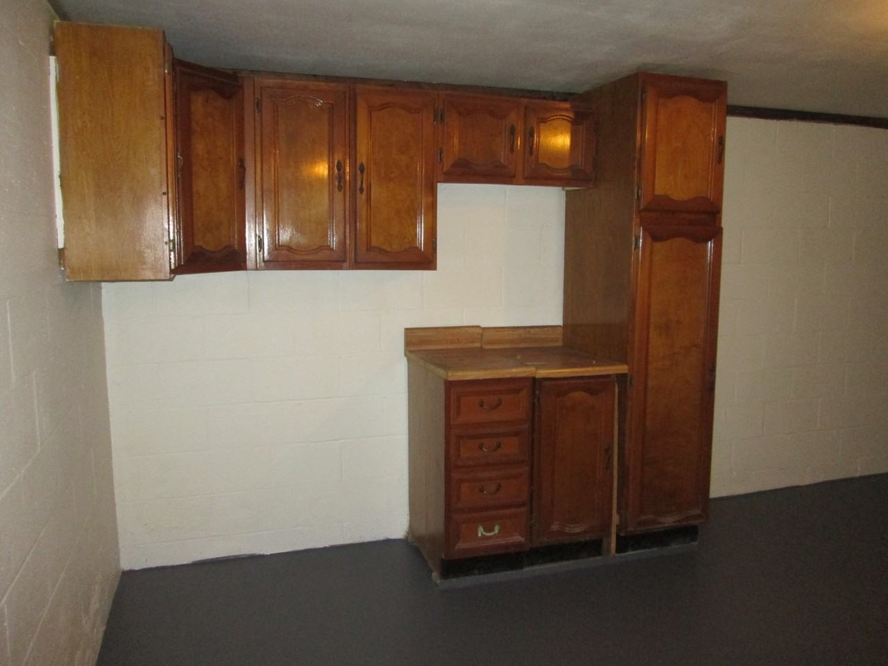 597 Aurora Dr - Photo 3 of 14