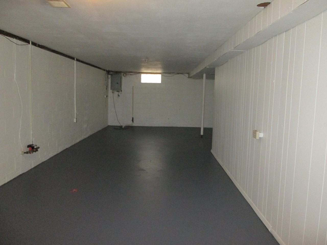 597 Aurora Dr - Photo 4 of 14