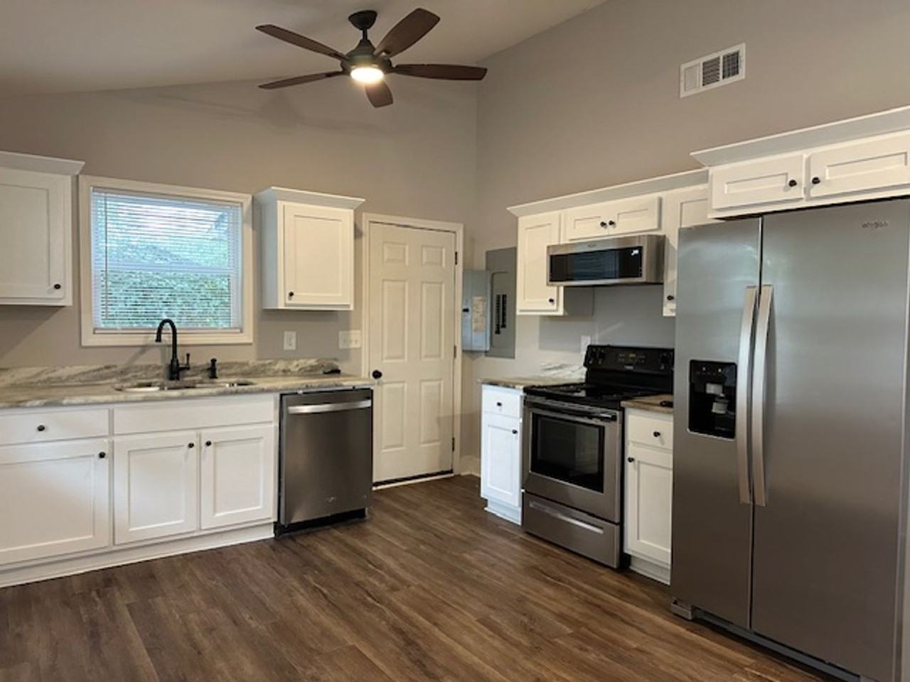 2136 Newton St - Photo 2 of 7