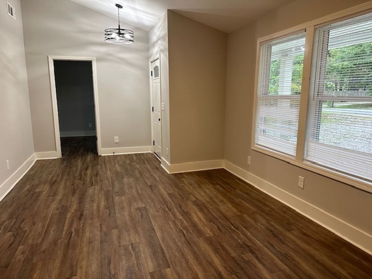 2136 Newton St - Photo 3 of 7
