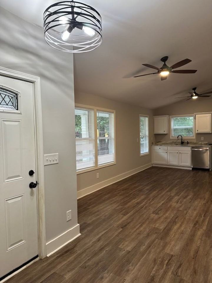 2136 Newton St - Photo 4 of 7