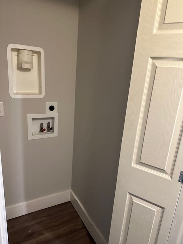 2136 Newton St - Photo 6 of 7