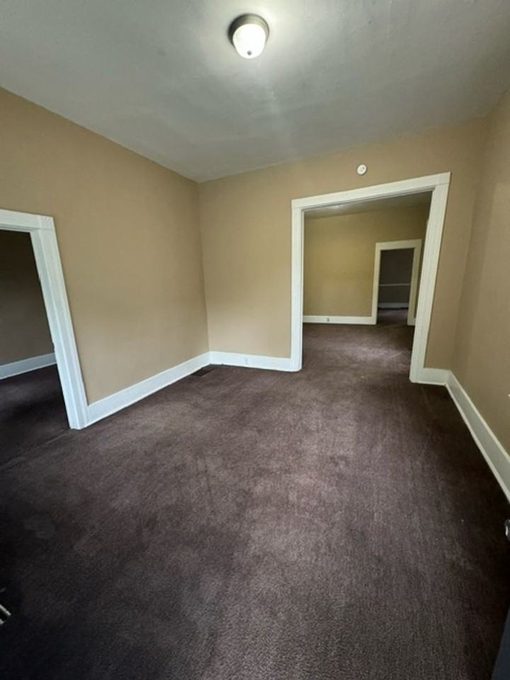 1334 Huestis Ave - Photo 2 of 10