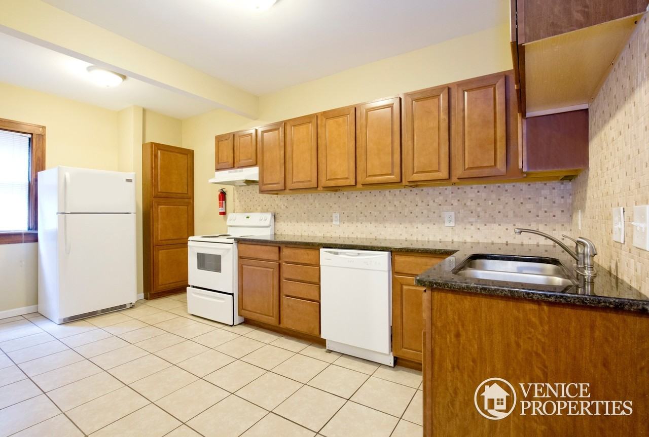 187 E Northwood Ave - Photo 7 of 25