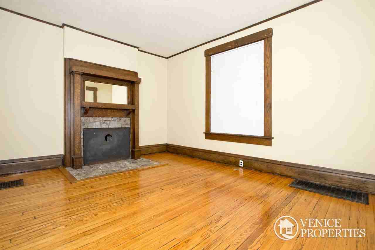 170 E Oakland Ave - Photo 4 of 24