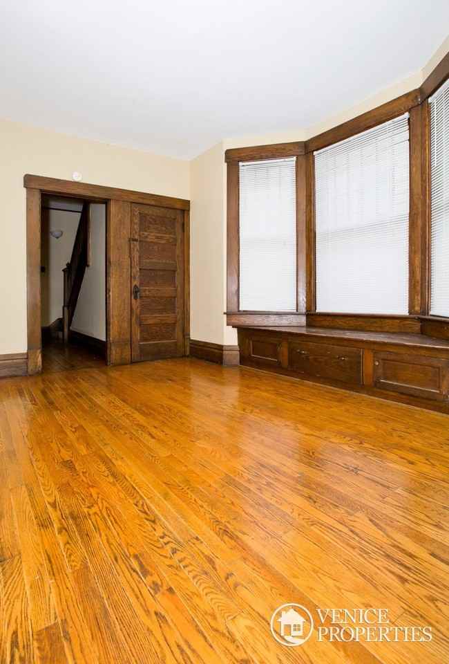 170 E Oakland Ave - Photo 6 of 24