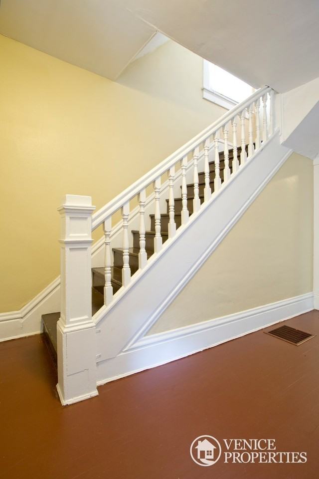242 E Patterson Ave - Photo 4 of 22