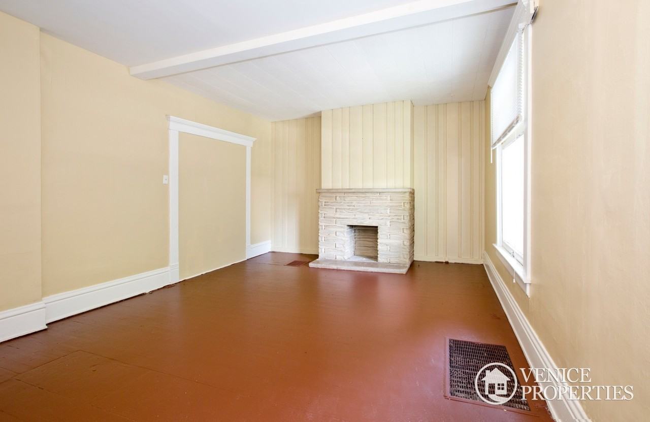 242 E Patterson Ave - Photo 5 of 22