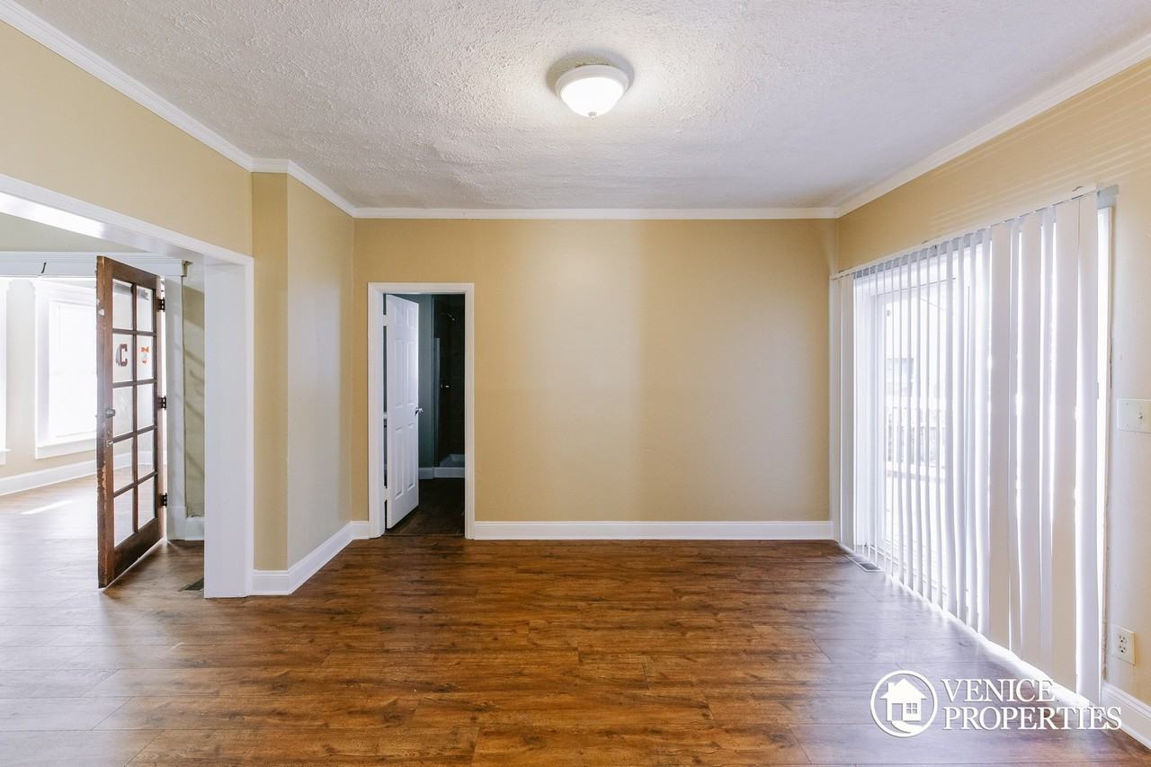 2153 Indiana Ave - Photo 7 of 21