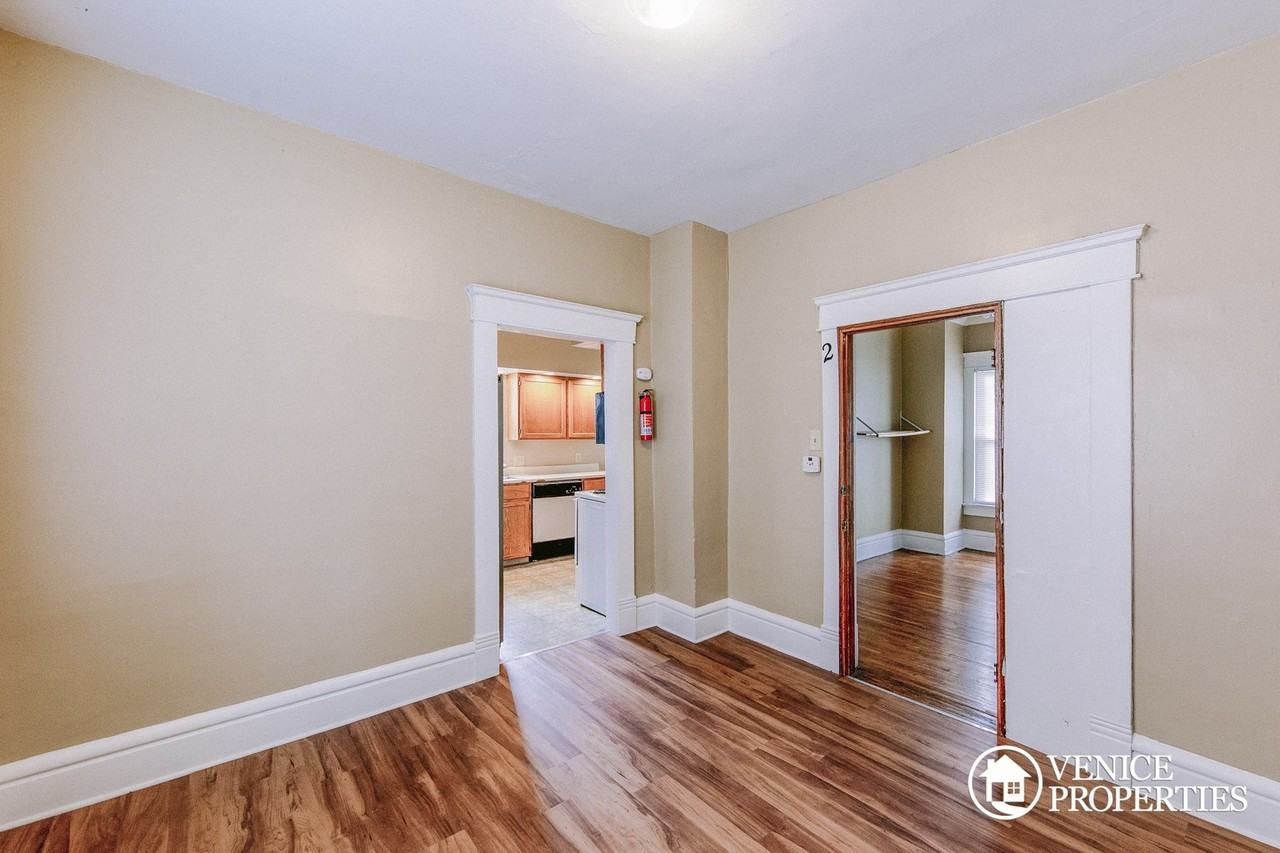 2188 Indiana Ave - Photo 4 of 23