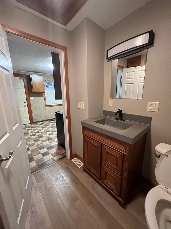 413 8th St S - Photo 4 of 27