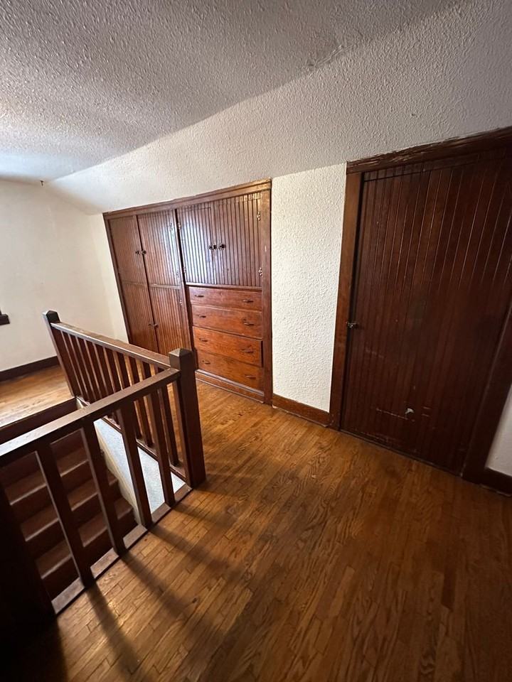 725 24th St N - Photo 5 of 28