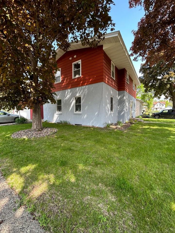 534 17th Pl S - Photo 2 of 26