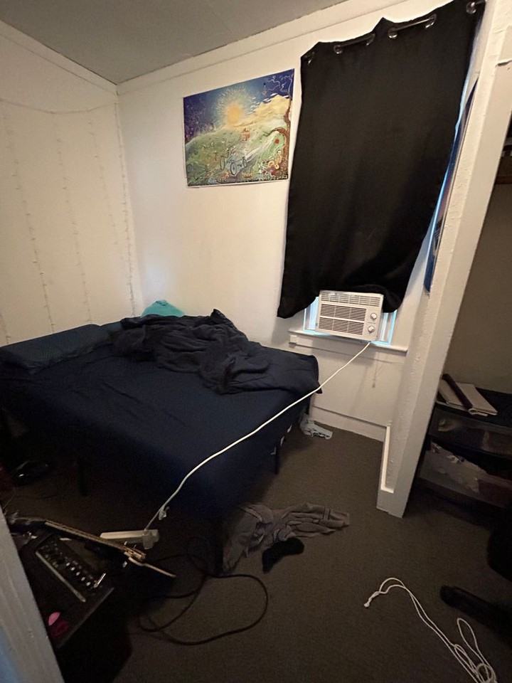 1010 Badger St - Photo 3 of 16