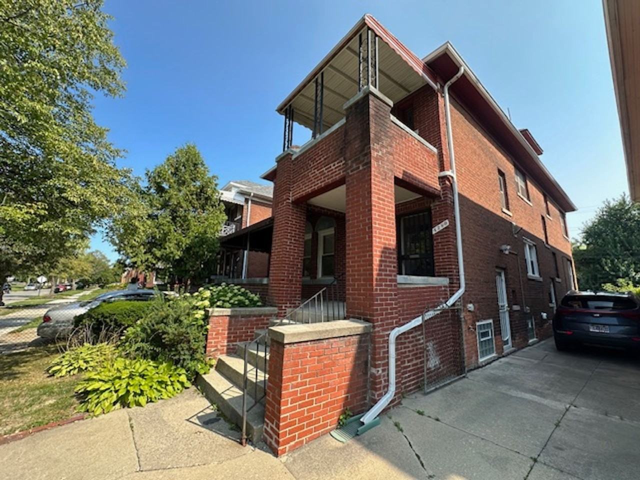 4287 W Grand - Photo 2 of 5