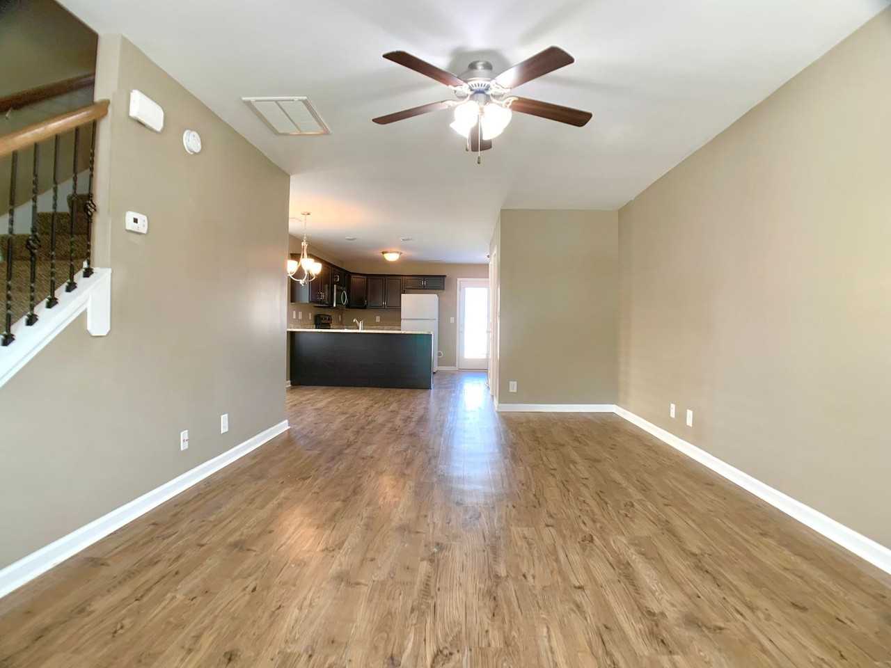 216 Alexander Blvd - Photo 2 of 19