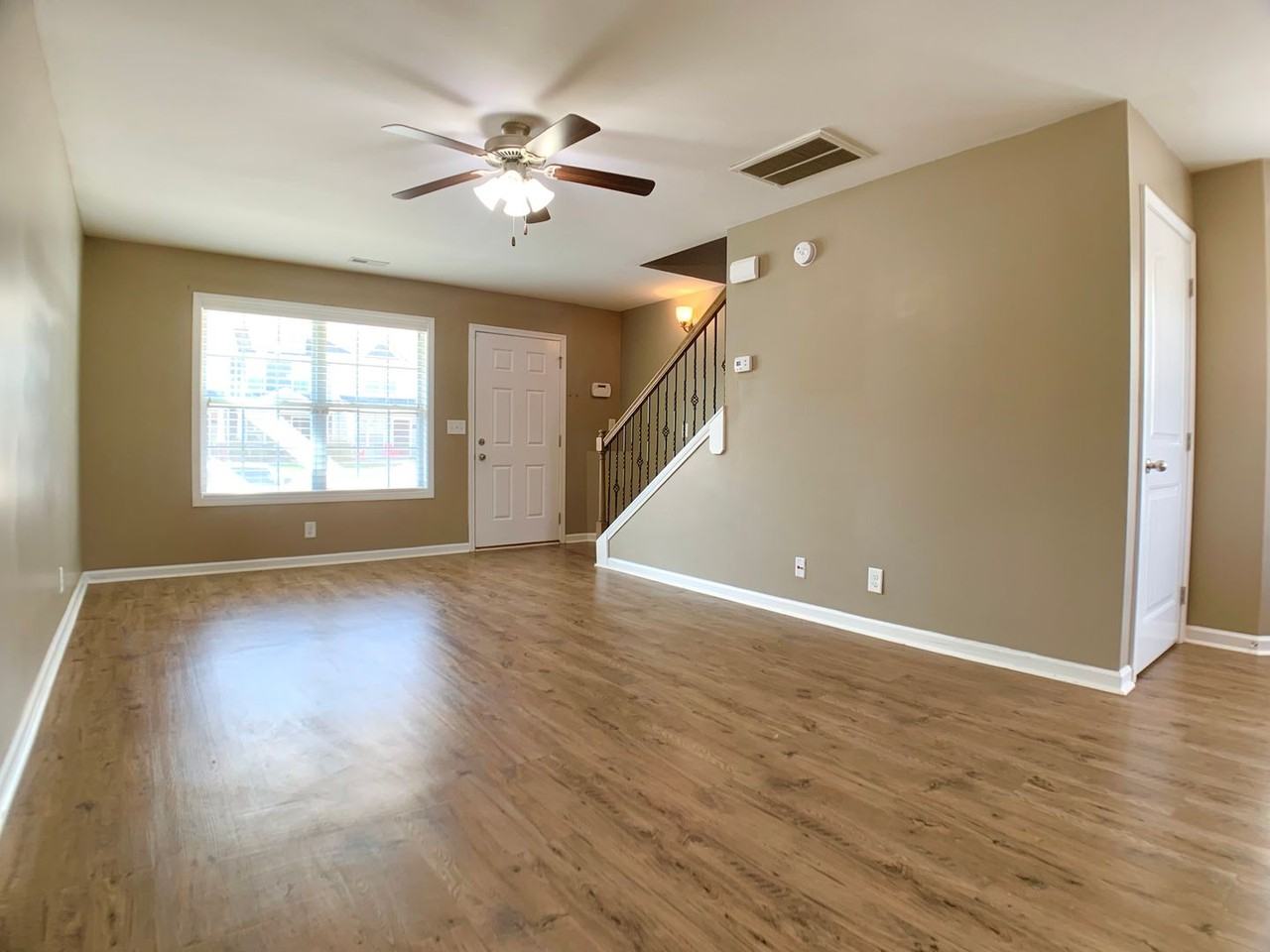 216 Alexander Blvd - Photo 4 of 19